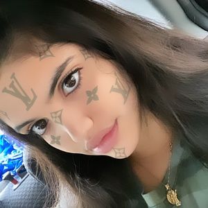 Meet your Posher, Marissa